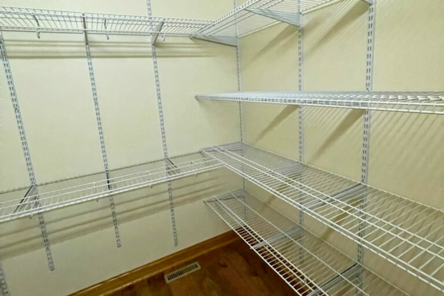 Master Closet.png
